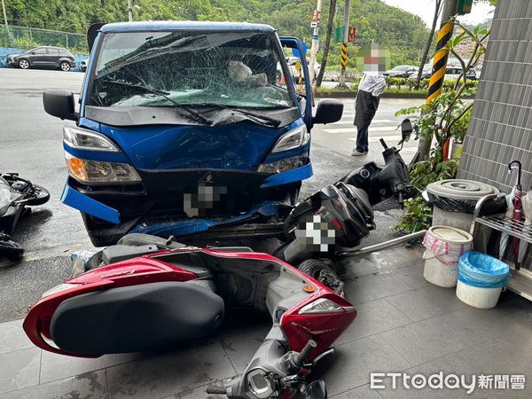▲▼       貨車追撞計程車  警到場疏導交通      。（圖／記者郭世賢翻攝）