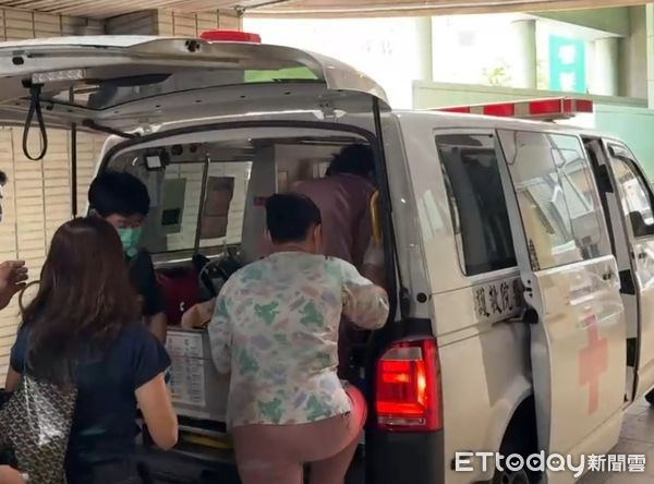 ▲顏姓學生轉院。（圖／記者唐詠絮翻攝）