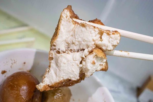 ▲▼高雄鴨肉飯【正宗鴨肉飯】左營區美食|必比登挖出來鴨肉飯排隊半小時也要吃|開店10分鐘煙燻鴨腿飯賣光也太狂|鴨肉宗師的手切鴨肉飯可遇不可求。（圖／部落客美熊很愛吃授權提供）
