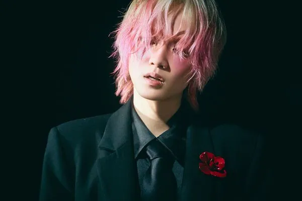 ▲▼ 持修在新歌MV挑戰動漫感造型。（圖／EMI提供）