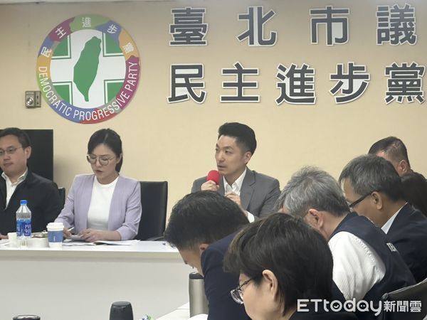 ▲▼台北市長蔣萬安赴民進黨團說明北市府重大法議案。（圖／記者袁茵攝）