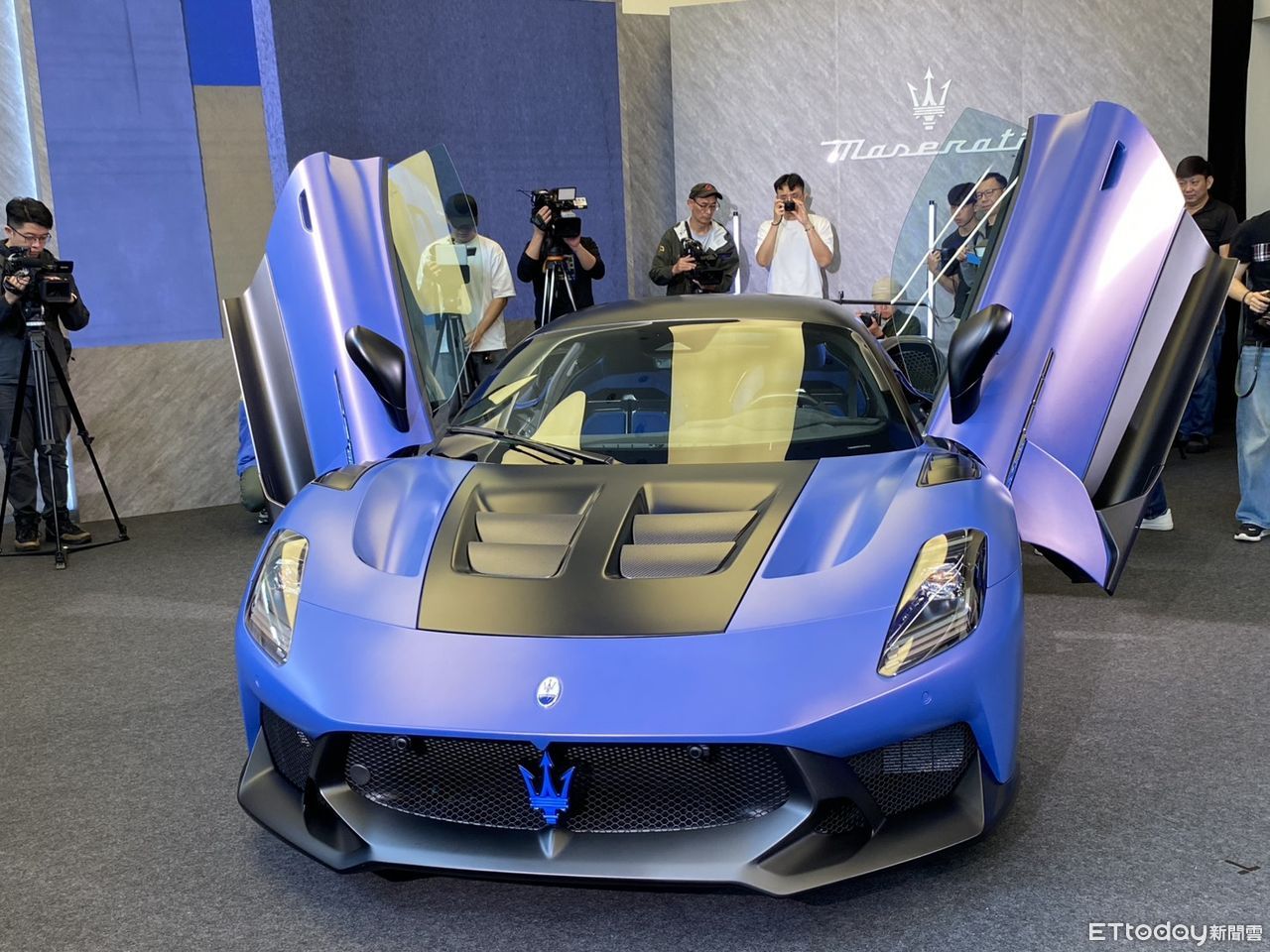 ▲瑪莎拉蒂GT2 Stradale跑車台灣亮相，現場賽道競技版同步現身。（圖／記者徐煜展攝）