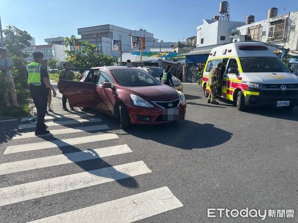▲台東富岡堤防停車場22日下午發生一起嚴重交通事故。（圖／記者楊漢聲翻攝，下同）