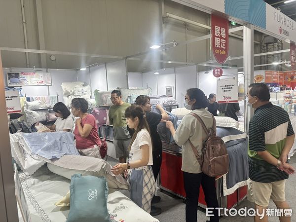 ▲台中新光三越世貿展館。（圖／記者游瓊華翻攝）