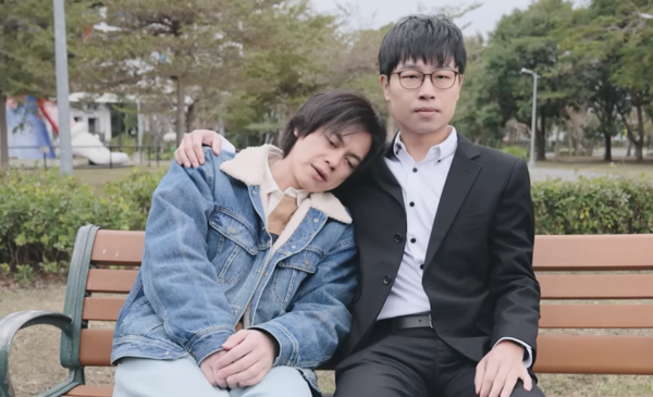 ▲HowHow與藍亦明重現《獨佔接班人》上演BL情。（圖／LINE TV提供）