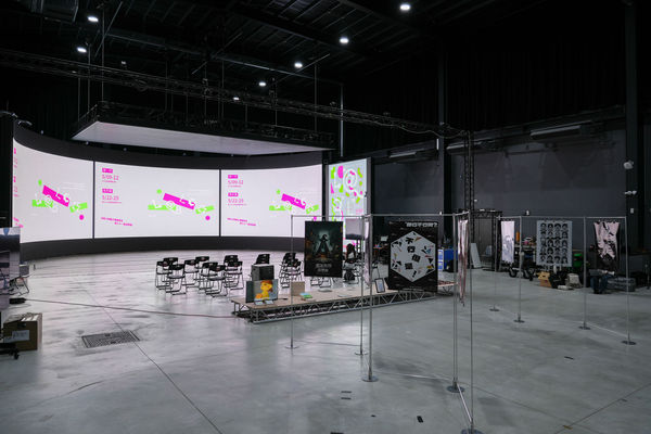 圖五：世新大學圖文傳播學系第31屆畢業成果展《L@BLOG》於LVS智能攝製基地隆重揭幕。（圖／世新大學提供）