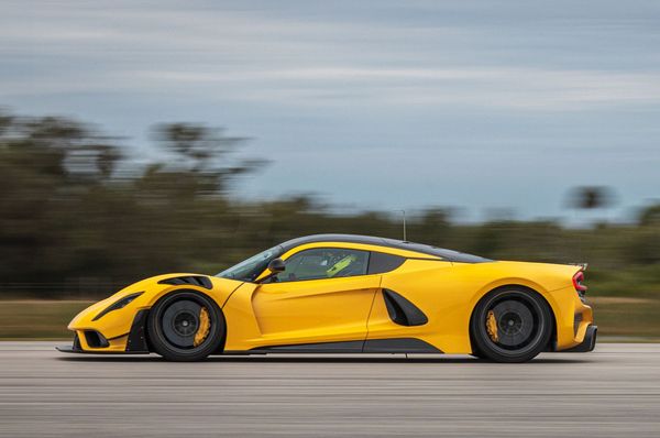 Hennessey 最新推出了 Venom F5 的一個更為瘋狂的版本，名為 Evolution。根據 Hennessey 的說法，Venom F5 Evolution 在原有基礎上增加了 214 匹馬力，總輸出達到 2031 匹馬力。該車廠表示，額外的馬力和更新的空氣動力學設計使得這款車從零加速到時速320公里僅需 10.3 秒。