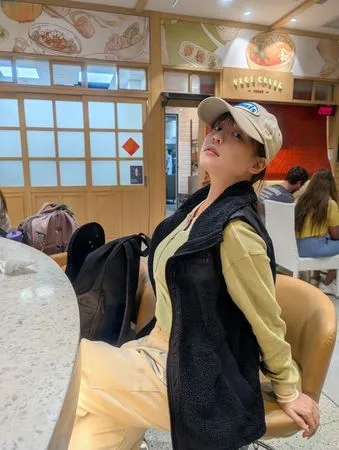 ▲夏宇童「請孫協志幫拍辣照」！尪：您問問chatGPT吧　成果照出爐 。（圖／翻攝自Facebook／夏宇童）