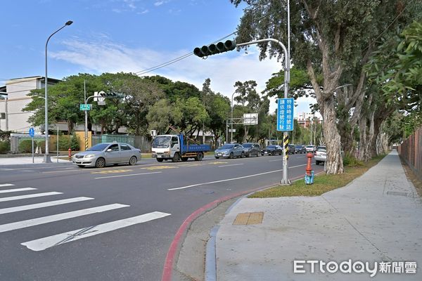 ▲▼ 演唱會之都又進化！高雄世運主場館疏運動線優化　轉乘更好走。（圖／記者賴文萱翻攝）