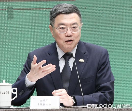 ▲▼卓榮泰 記者會 普發1萬現金無望 說明行政院通過關稅支持方案特別條。（圖／記者屠惠剛攝）