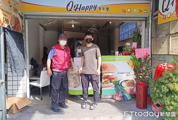 ▲三芝「真實版丁滿」街頭迷航　動保處帶回安置協尋飼主。（圖／新北市動保處提供）