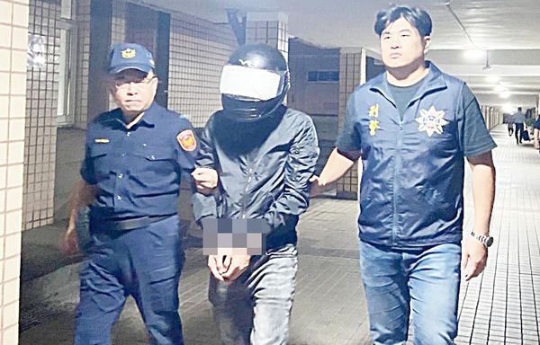 ▲航警局查獲台籍男子接貨二級毒品大麻案，專案小組偵訊後交蘇姓男子移送桃園地檢署偵辦。（圖／航警局提供）