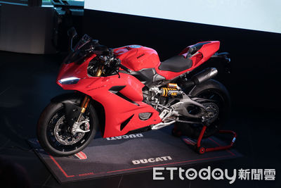 99.8萬起！杜卡迪「全新V2引擎仿賽＆多功能車」登台　輕量化更好騎