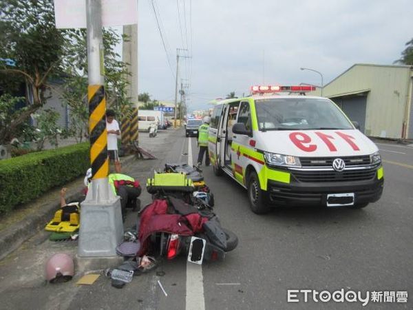 ▲自撞交通事故           。（圖／記者陳崑福翻攝）