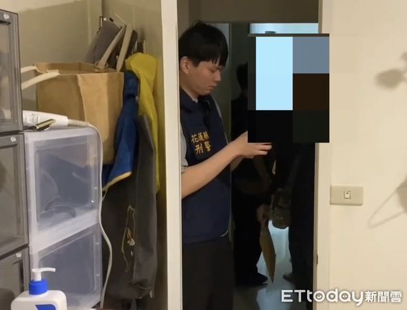 ▲花蓮偵察大隊在台北市南港區拘捕詐騙集團車手4人並查扣不法所得證物。（圖／花蓮縣警察局提供，下同）