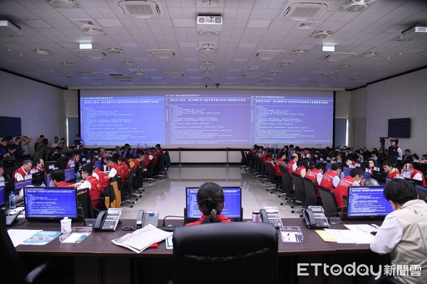 ▲▼花蓮縣政府辦理全民防衛動員演習，由縣長徐榛蔚擔任指揮官。（圖／花蓮縣政府提供，下同）