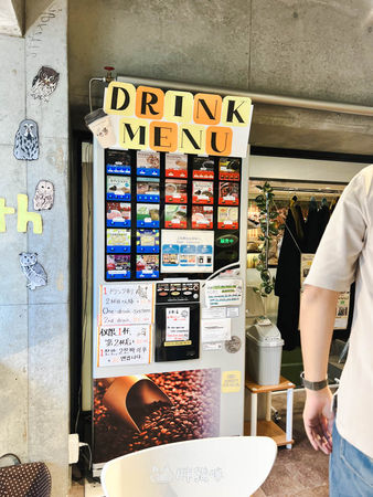 ▲▼日本旅遊推薦：台灣體驗不到！大阪必訪貓頭鷹咖啡廳Chouette完整攻略，近距離互動萌到炸。（圖／部落客胖貓咪的奇幻旅程授權提供）