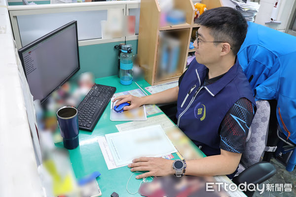 ▲書記官製作扣押文件             。（圖／屏東執行分署提供）