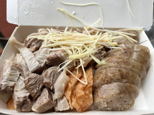▲▼【三重美食】基隆港古早味 好吃大腸圈、吉古拉推薦！營業凌晨宵夜。（圖／部落客陳小可的吃喝玩樂授權提供）