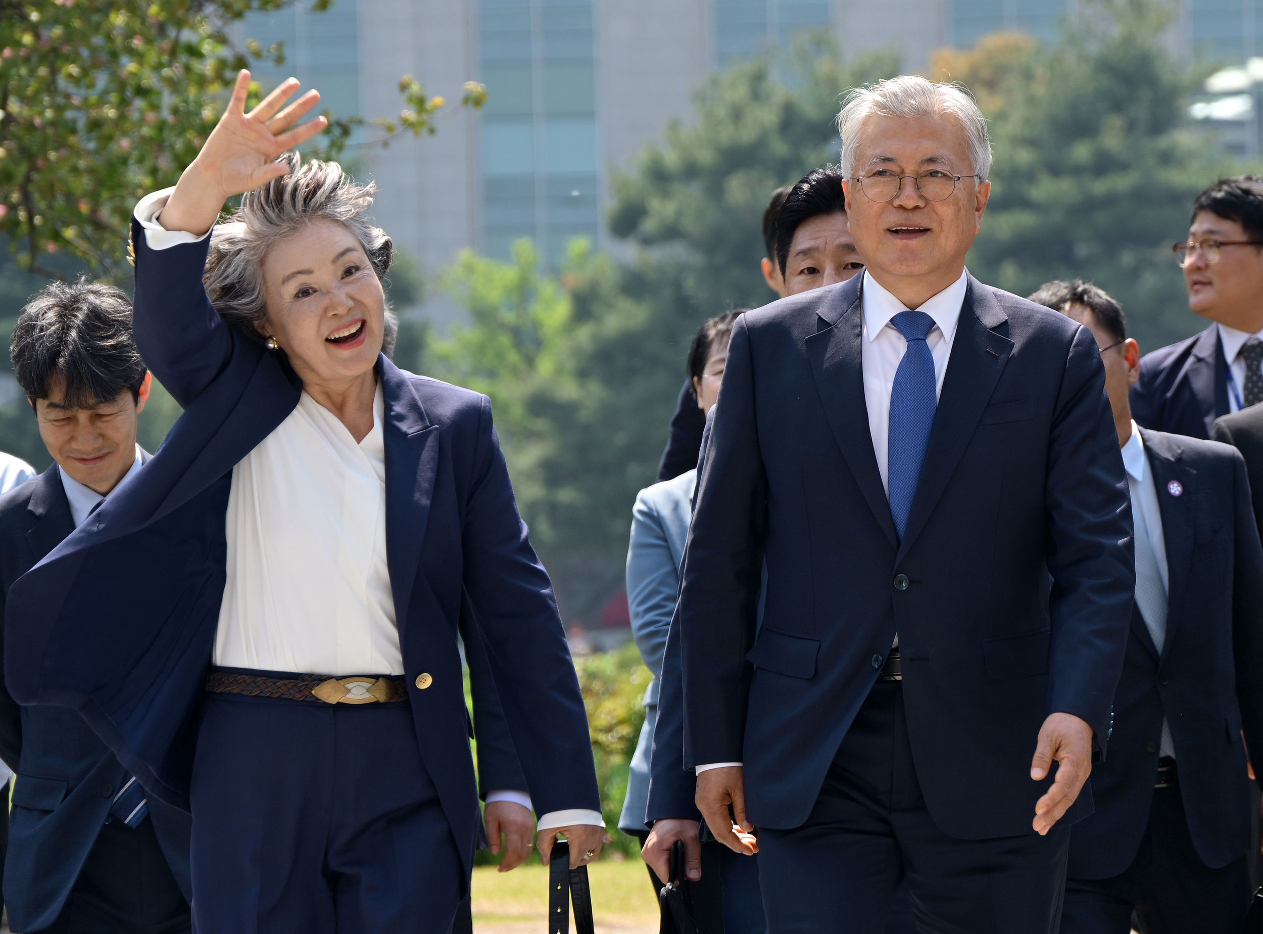 ▲▼南韓前總統文在寅、金正淑夫婦25日前往國會出席板門店宣言七周年紀念活動。（圖／VCG）