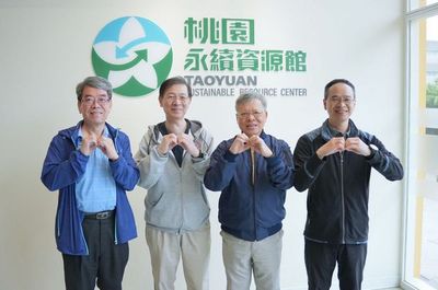 中央大學愛地球永續實踐行動　80教職員工無畏風雨淨灘