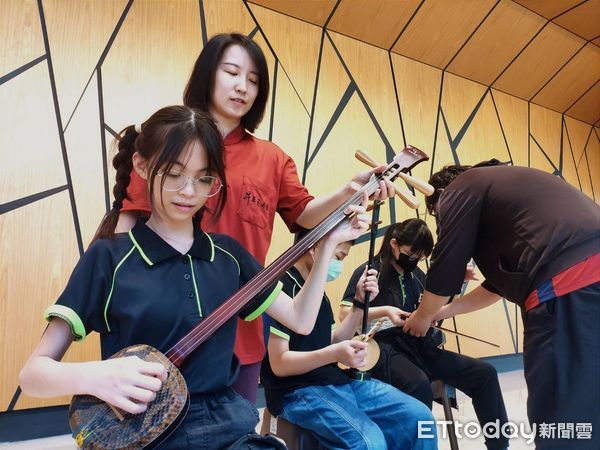 ▲8所參與布袋戲教育扎根計畫學校參加113學年度全國學生創意戲劇比賽，獲得優等以上佳績，其中6隊更獲得特優的成績。（圖／記者游瓊華翻攝）