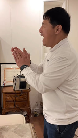 ▲▼《藍調》唐氏症演員鄭恩惠披婚紗「老公貼心幫揉腳」　粉絲淚崩：最純潔的愛。（圖／翻攝自鄭恩惠IG）