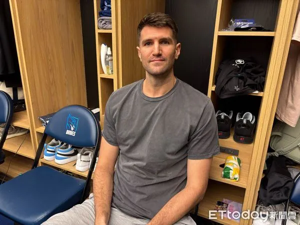 ▲被鉑金推倒縫4針，威希怒批對手很骯髒。（圖／記者杜奕君攝）