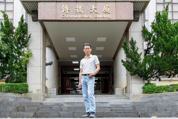 圖三：世新大學口傳系副教授方正璽致力於將研究經驗轉化為教學資源，提升系上學生的研究能力。（圖／世新大學提供）