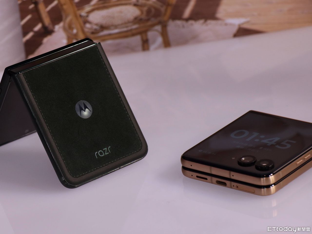 ▲▼      motorola razr 60 ,瘦子      。（圖／記者蘇晟彥攝）