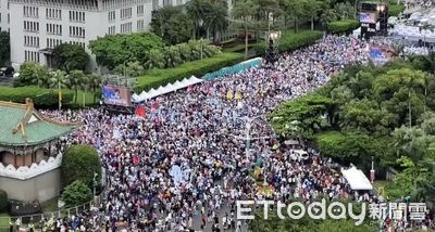 快訊／凱道人潮滿到景福門！　藍「反綠共戰獨裁」破8萬人