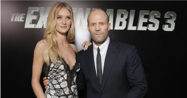 傑森史塔森與超模未婚妻蘿西杭亭頓懷特莉。（圖／達志／美聯社）