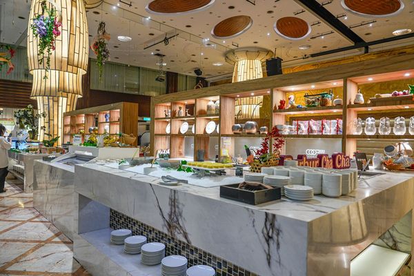 ▲▼豐FOOD海陸百匯 鮪魚季｜台北自助餐吃到飽，澎湃現流海鮮多國料理任你吃，週五限定鮪魚現切秀。（圖／部落客珊莎授權提供）