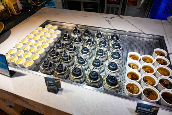 ▲▼豐FOOD海陸百匯 鮪魚季｜台北自助餐吃到飽，澎湃現流海鮮多國料理任你吃，週五限定鮪魚現切秀。（圖／部落客珊莎授權提供）