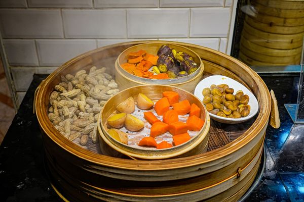 ▲▼豐FOOD海陸百匯 鮪魚季｜台北自助餐吃到飽，澎湃現流海鮮多國料理任你吃，週五限定鮪魚現切秀。（圖／部落客珊莎授權提供）
