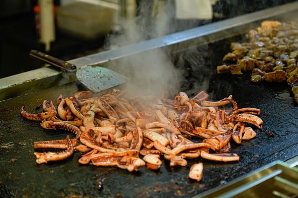 ▲▼豐FOOD海陸百匯 鮪魚季｜台北自助餐吃到飽，澎湃現流海鮮多國料理任你吃，週五限定鮪魚現切秀。（圖／部落客珊莎授權提供）