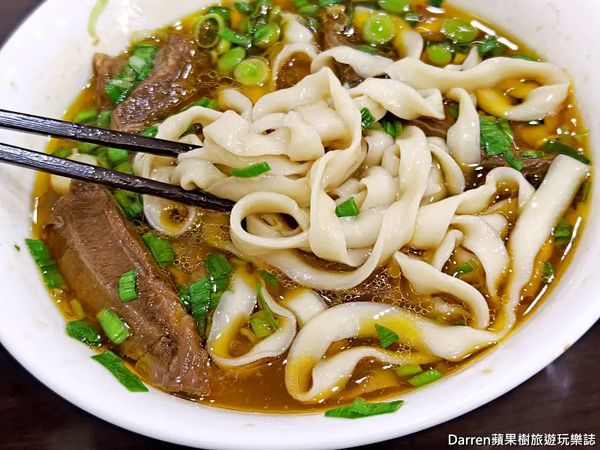 ▲▼蔡家牛肉麵。（圖／部落客Darren蘋果樹旅遊玩樂誌授權提供）