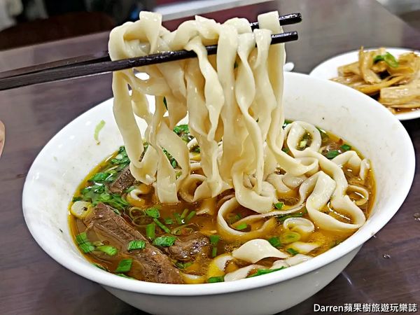 ▲▼蔡家牛肉麵。（圖／部落客Darren蘋果樹旅遊玩樂誌授權提供）
