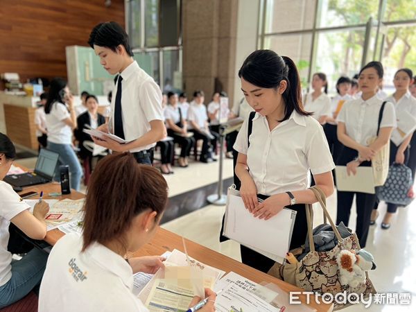 ▲▼台灣虎航今前進高雄招考空服員。（圖／台灣虎航提供）