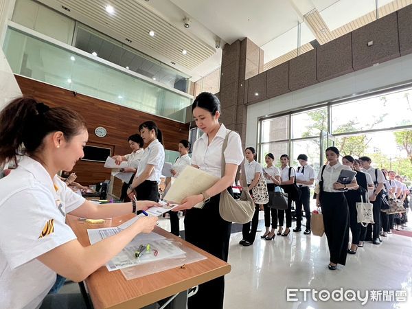 ▲▼台灣虎航今前進高雄招考空服員。（圖／台灣虎航提供）