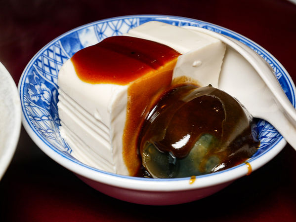 ▲▼水云濮花椒麻辣美食麵中山店，捷運中山站美食，條通裡隱密巷弄美食，一個輕聲細語簡單吃吃的好所在。（圖／部落客鄉民食堂授權提供）