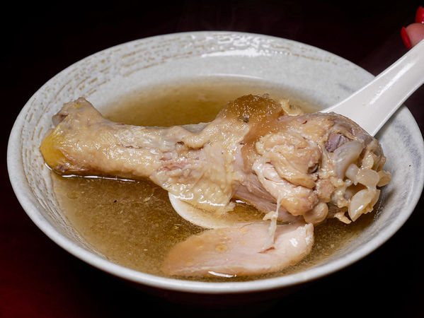 ▲▼水云濮花椒麻辣美食麵中山店，捷運中山站美食，條通裡隱密巷弄美食，一個輕聲細語簡單吃吃的好所在。（圖／部落客鄉民食堂授權提供）