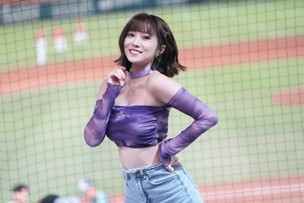 ▲統一獅女孩與球迷親切互動。（圖／統一獅提供）