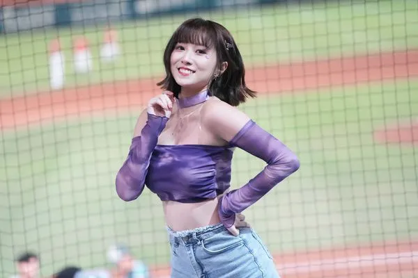 ▲統一獅女孩與球迷親切互動。（圖／統一獅提供）