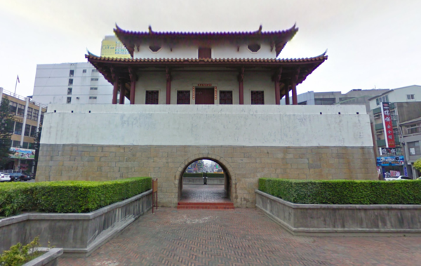 ▲▼             台南古蹟東門（迎春門）圓環。（圖／翻攝自Google地圖）