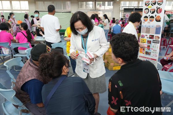 ▲台北市雲林同鄉總會醫療服務團返鄉義診今日從口湖鄉文光國小開跑。（圖／記者游瓊華翻攝）