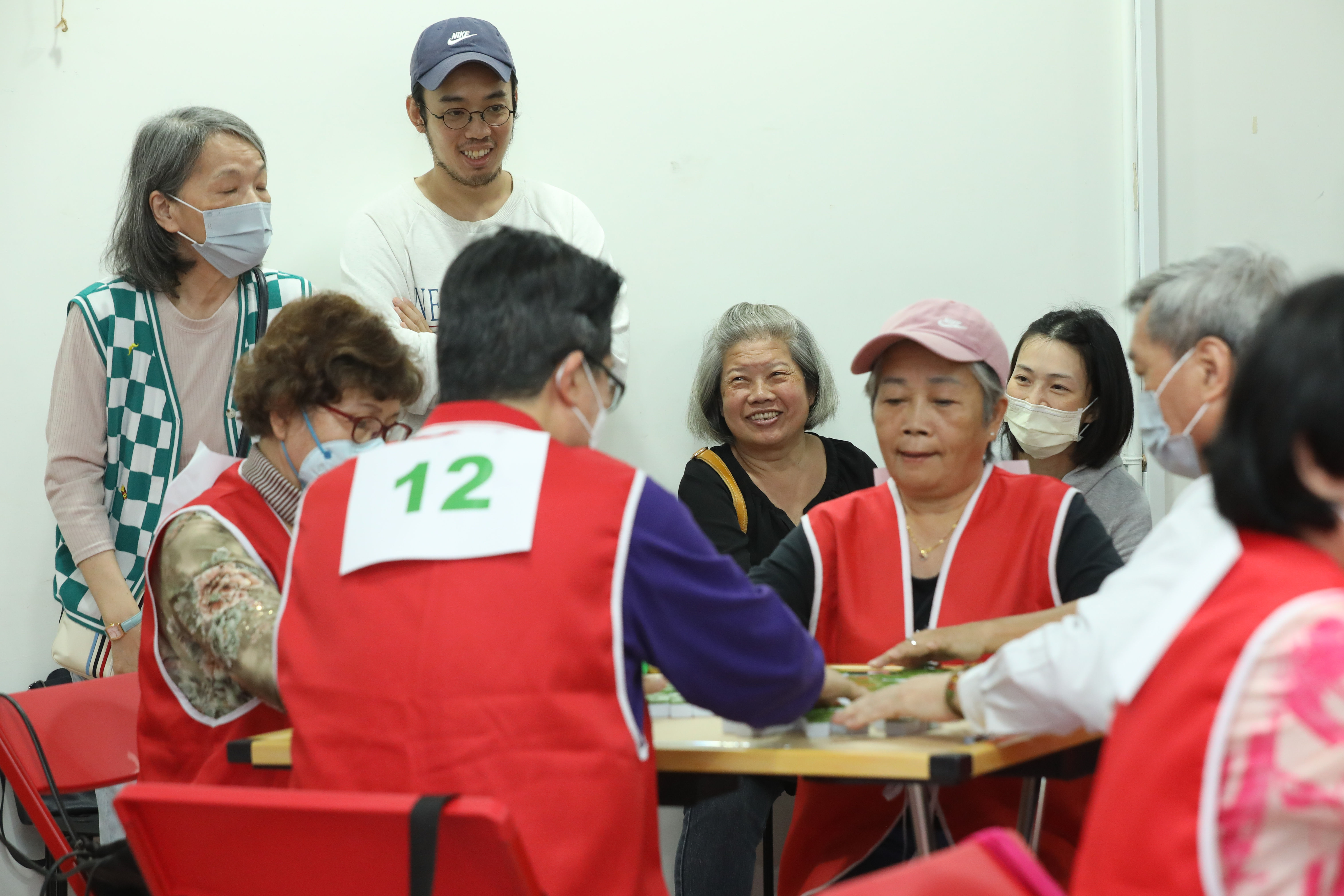 ▲▼東森廣場K區地下街第13屆東森健康長壽盃麻將大賽。（圖／記者李毓康攝）