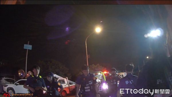 ▲▼大雅雙方人馬為1萬2債務發生18人街頭大混鬥，驚見狼牙棒西瓜刀，其中1人重度昏迷。（圖／民眾提供，下同）