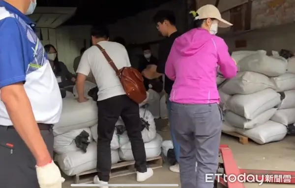 ▲中壢分局與友軍查獲私菸工廠。（圖／中壢警分局提供）