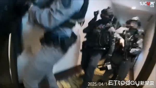 ▲北投警方破獲北聯幫毒品分裝場、倉庫，並逮捕2名陳姓要角及涉案成員。（圖／記者張君豪翻攝）